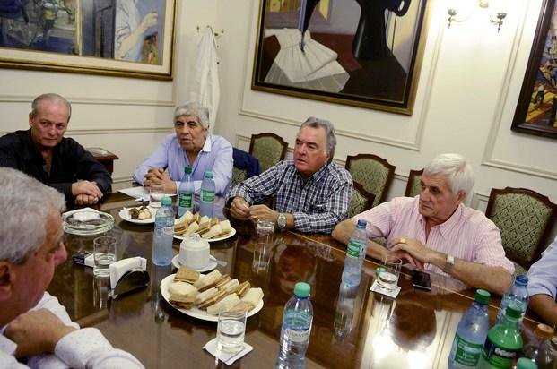 Las centrales gremiales irán al Congreso