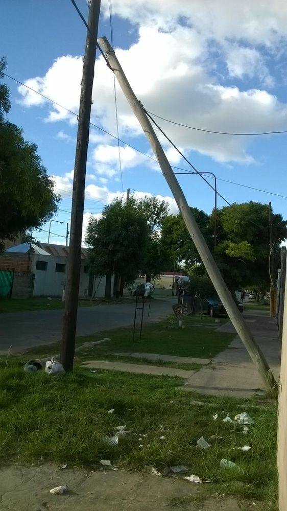 Poste peligroso en 77, 135 y 136