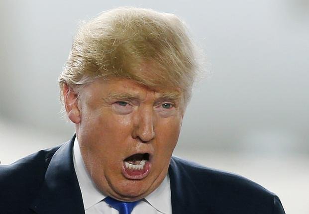 Denuncian a jefe de campaña de Trump por agredir a un periodista