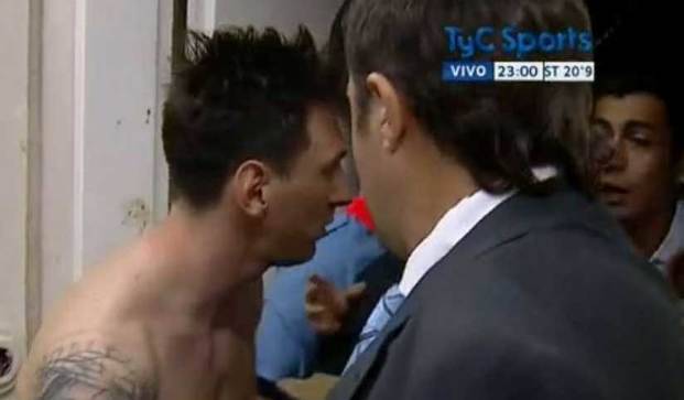 El fanatismo por Messi provocó que el mejor del mundo llegara al vestuario casi desnudo