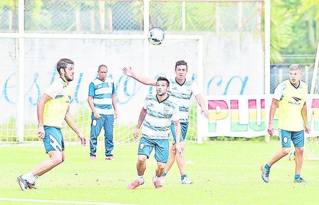 Alfaro ya perfiló el equipo para recibir al Cervecero