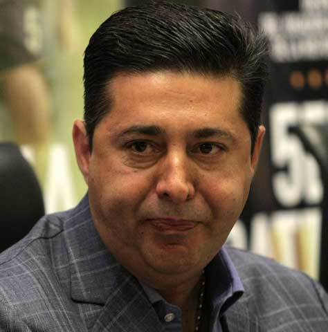 Imputan a Angelici por presunto tráfico de influencias