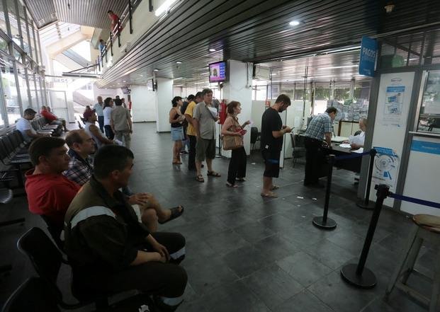Dan turnos para dentro de dos meses para sacar registro de conducir