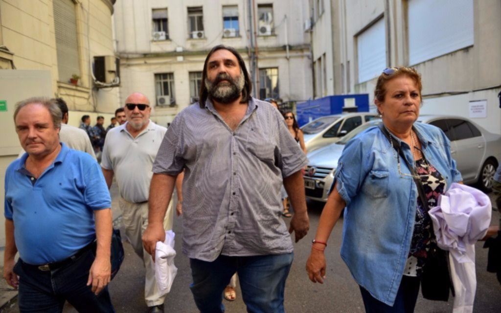 Desde Provincia cargaron contra los gremios: "quieren que la foto del lunes sea con las escuelas vacías"