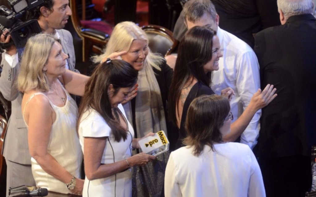Carrió quedó "encantada" por el discurso de Macri en el Congreso