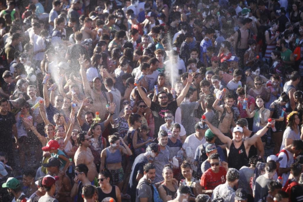 Disturbios y balas de goma en la ceremonia de cierre del carnaval