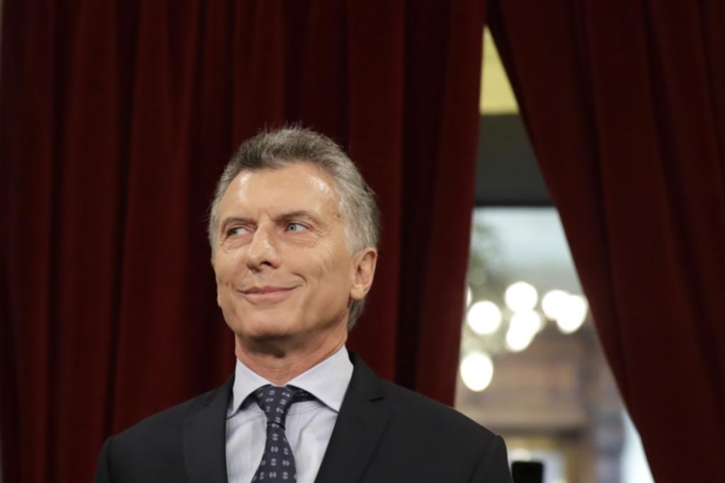 Promesas de una “revolución educativa” y duro mensaje a los K