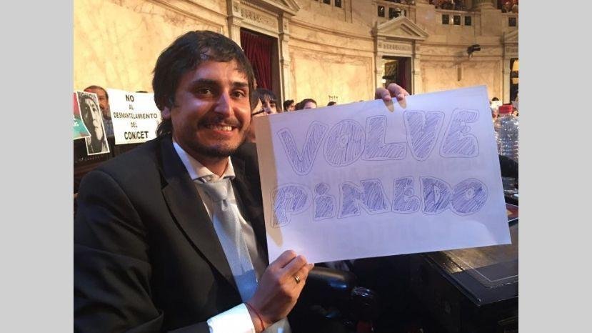 “Volvé Pinedo”