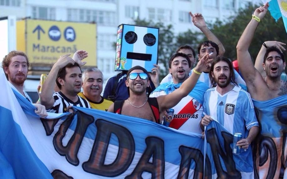 Una popular canción futbolera ahora llegó al cine