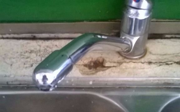 Sin una gota de agua desde hace 13 días en 1, 64 y 65