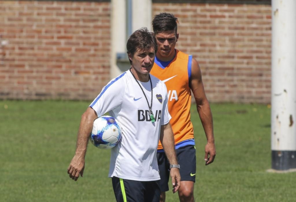 Werner y Rossi pelean para quedarse con el arco de Boca