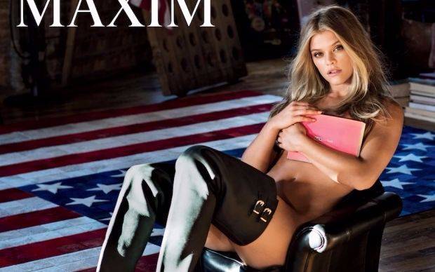 La danesa Nina Agdal muy sugerente  en la tapa de una famosa revista