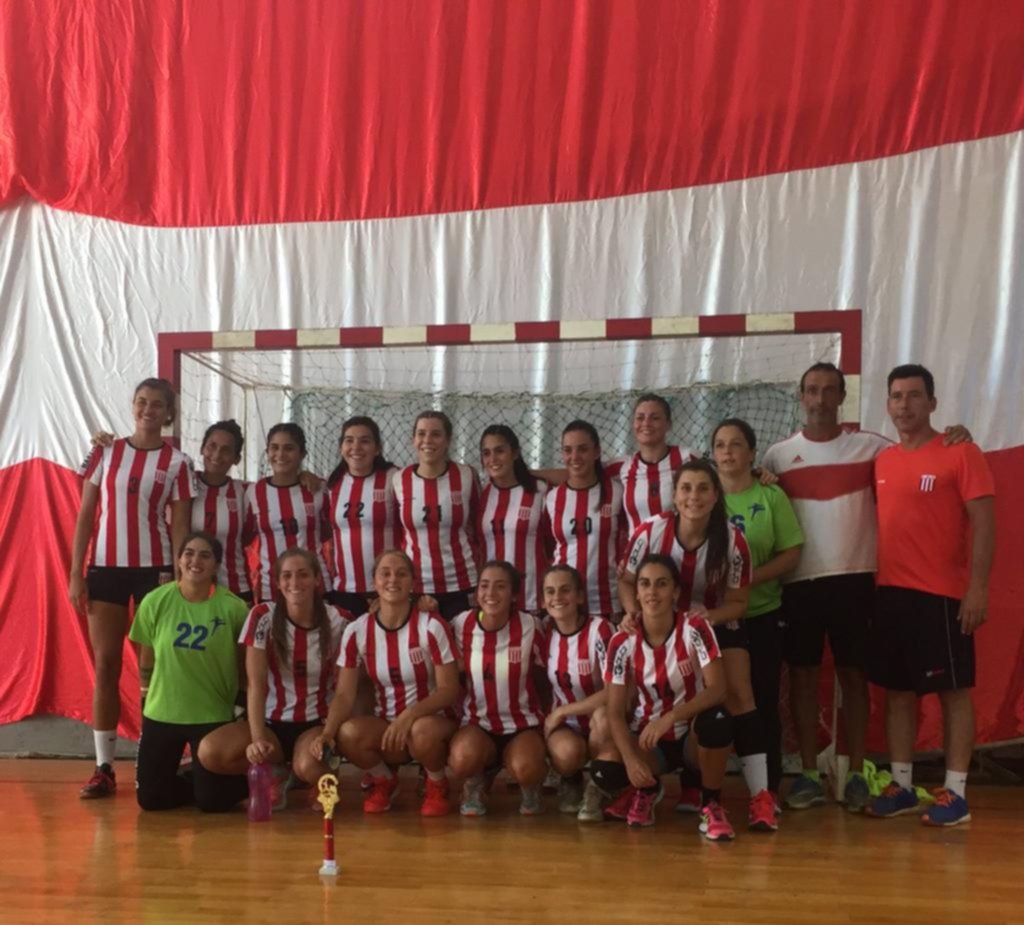 Tercer puesto para las chicas de Estudiantes