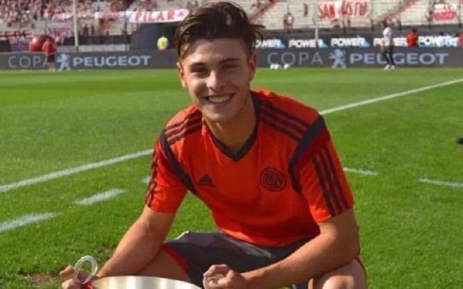 Un juvenil de River es noticia: lo quiere el Liverpool de Inglaterra