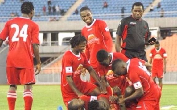 Insólita apuesta de hinchas africanos: pusieron en juego a sus esposas