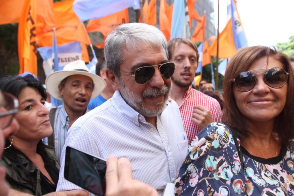 A Aníbal F. le impidieron llegar hasta el palco oficial