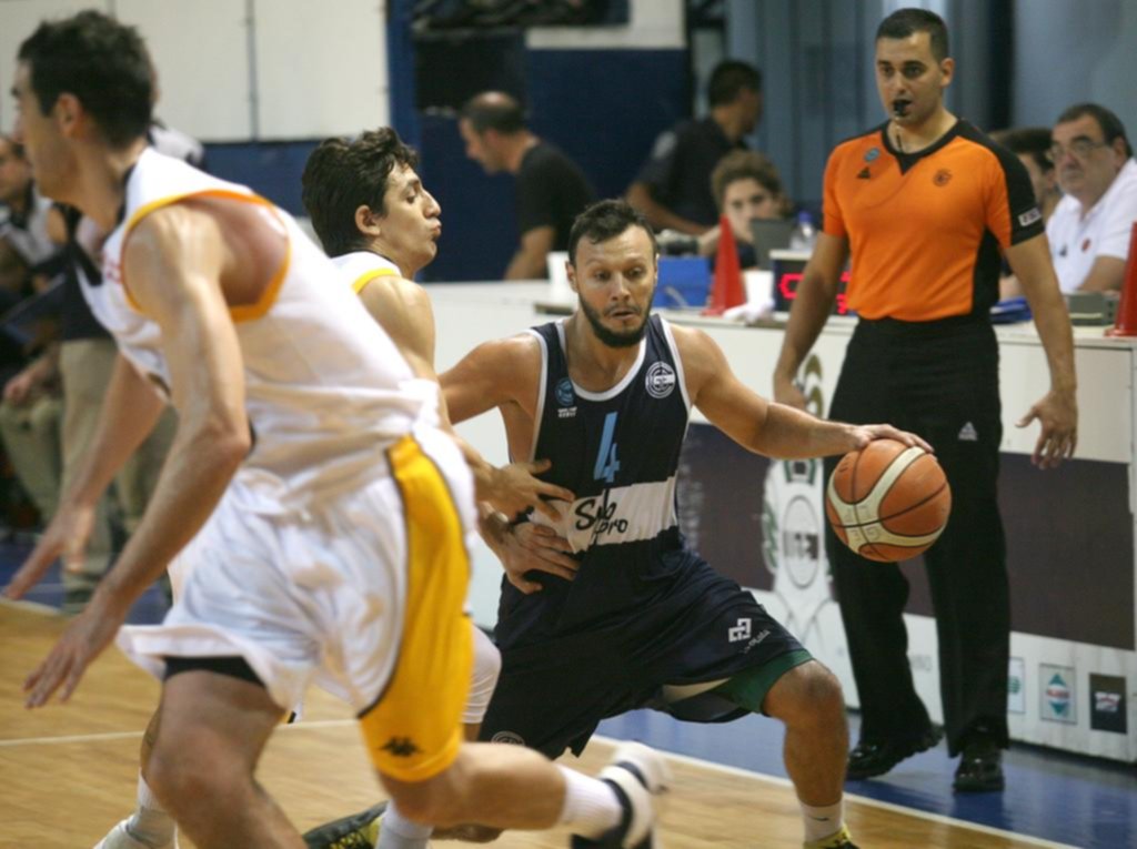 Otro salto del Lobo, que le ganó a Olimpo
