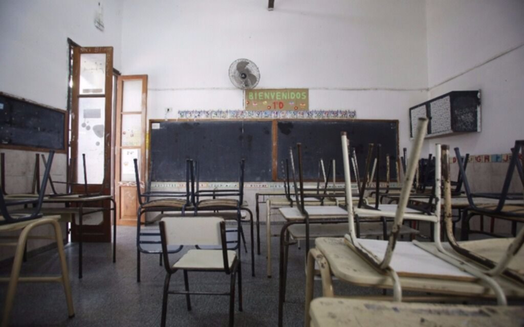 Convocan a los docentes para el viernes: un gremio advierte que podría seguir el paro