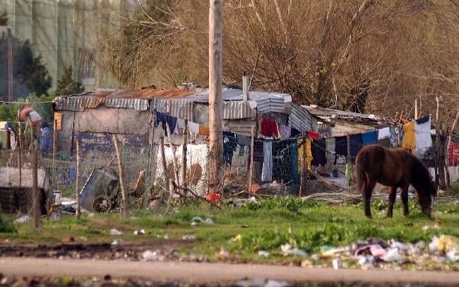  Un estudio señala que en el Gran La Plata, "el 34% de los niños y jóvenes son pobres"