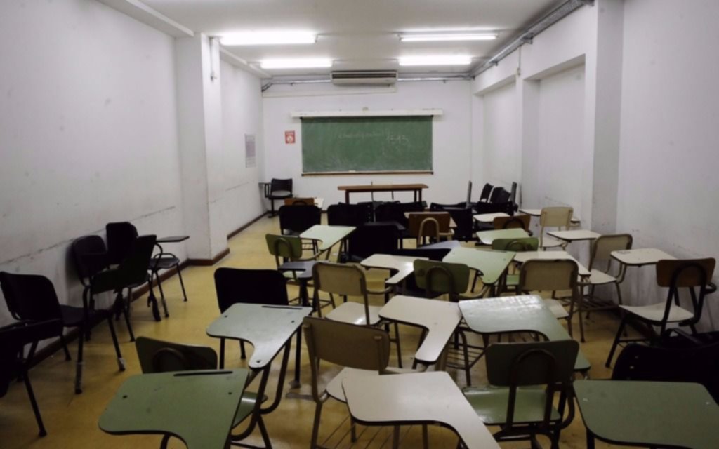 Docentes bonaerenses extienden el paro hasta mañana   