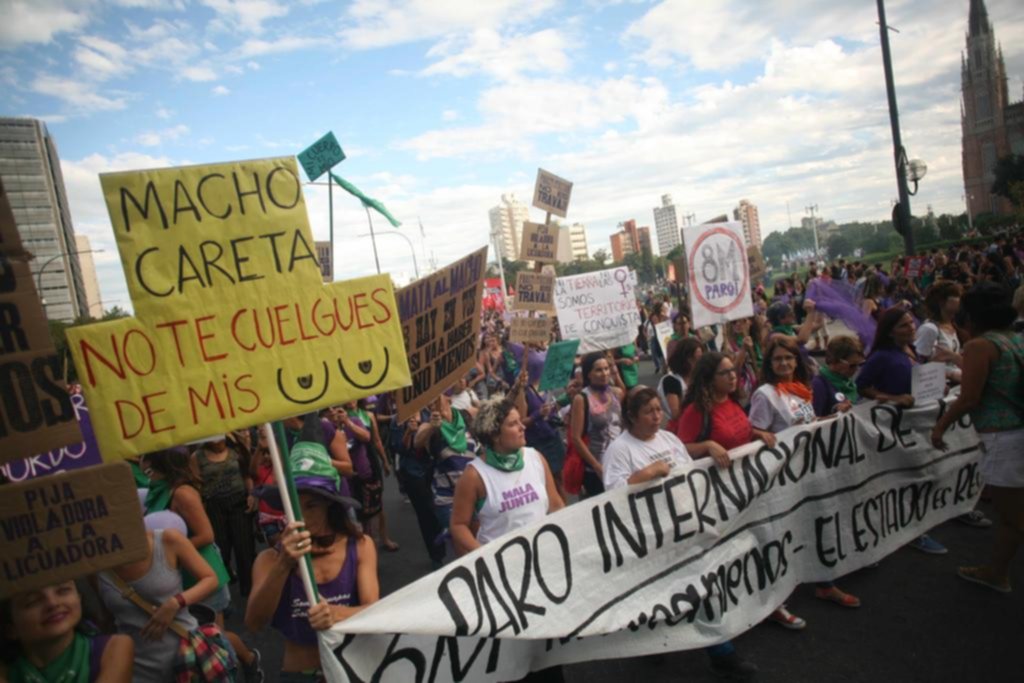 En La Plata, la marcha femenina le dio fuerza al “Ni una Menos”