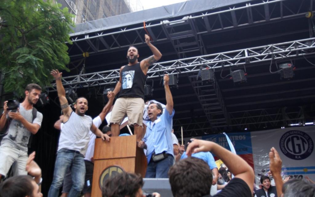Incidentes en la marcha: la CGT vuelve a apuntar al kirchnerismo