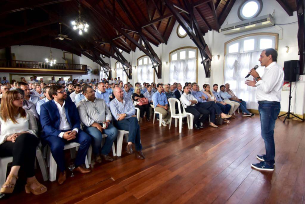 Garro reunió a su gabinete y bajó línea para la campaña
