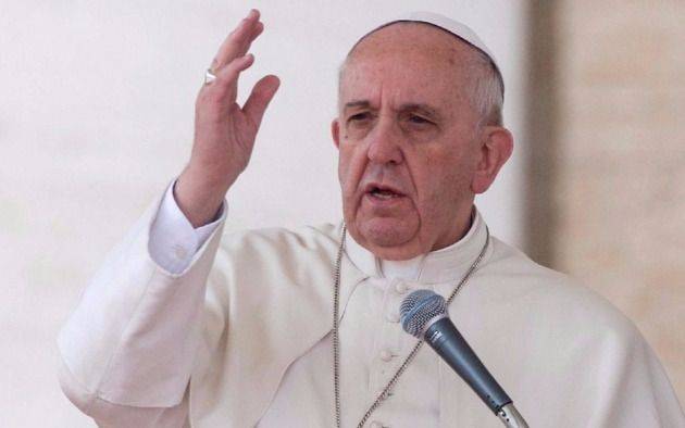 Francisco no descarta que hombres casados puedan asumir tareas sacerdotales