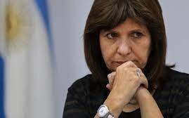 Bullrich sobre Macri: “No puede viajar en vuelos comerciales”
