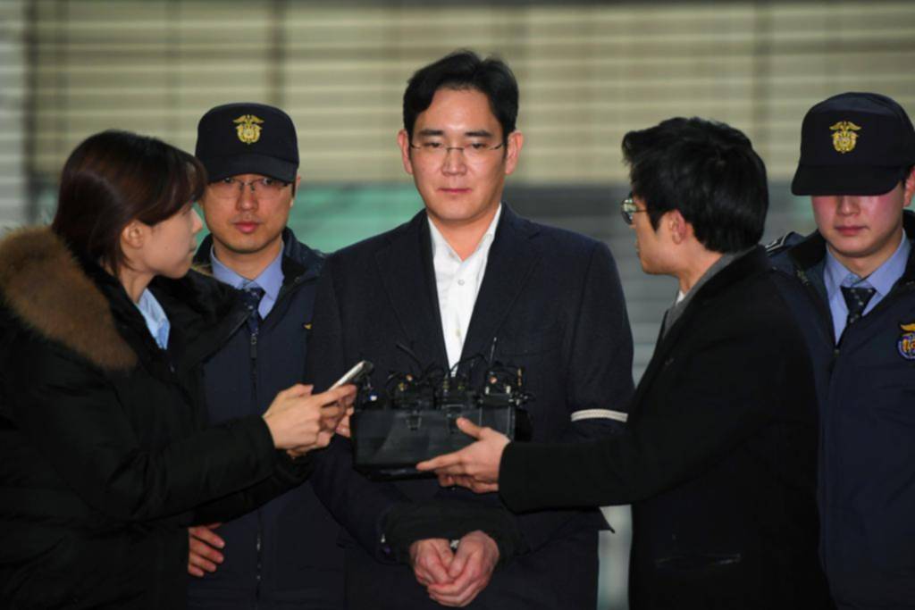 Samsung, un escándalo que hace tambalear al gobierno surcoreano