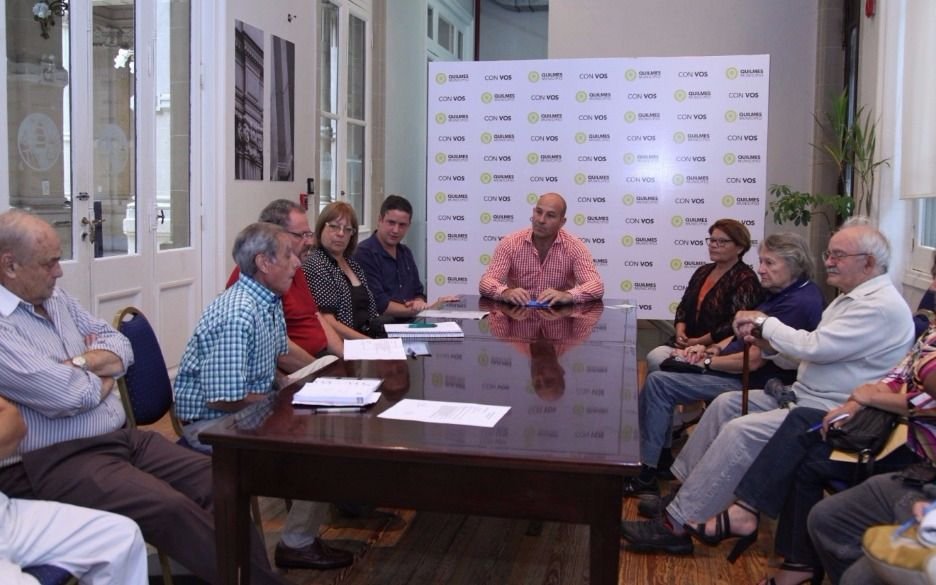 Molina acordó agenda con las colectividades extranjeras