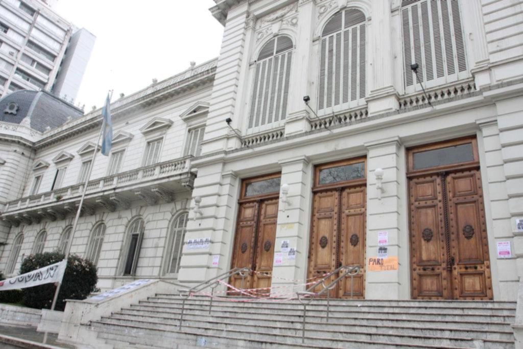Se tensa el conflicto judicial y los abogados pegan el grito