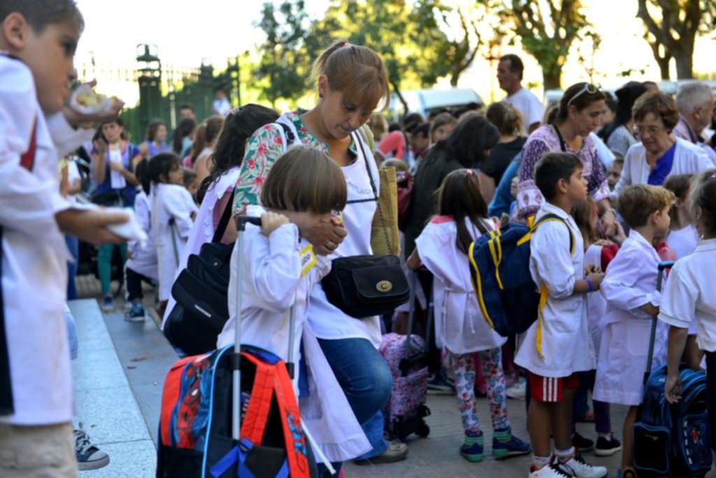 Los docentes rechazaron una oferta de 19% en 3 cuotas y habrá paro el lunes