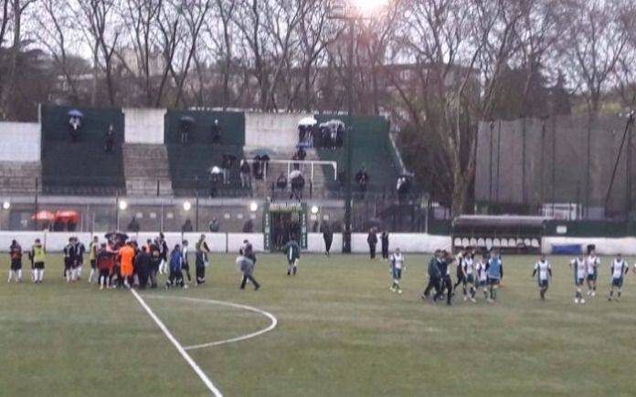 VIDEO: Otra vez la violencia: a los tiros en un partido de la Primera B