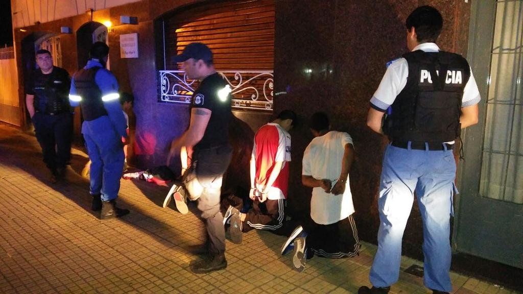 Sin tregua en el barrio de la Novena: cuatro chicos presos