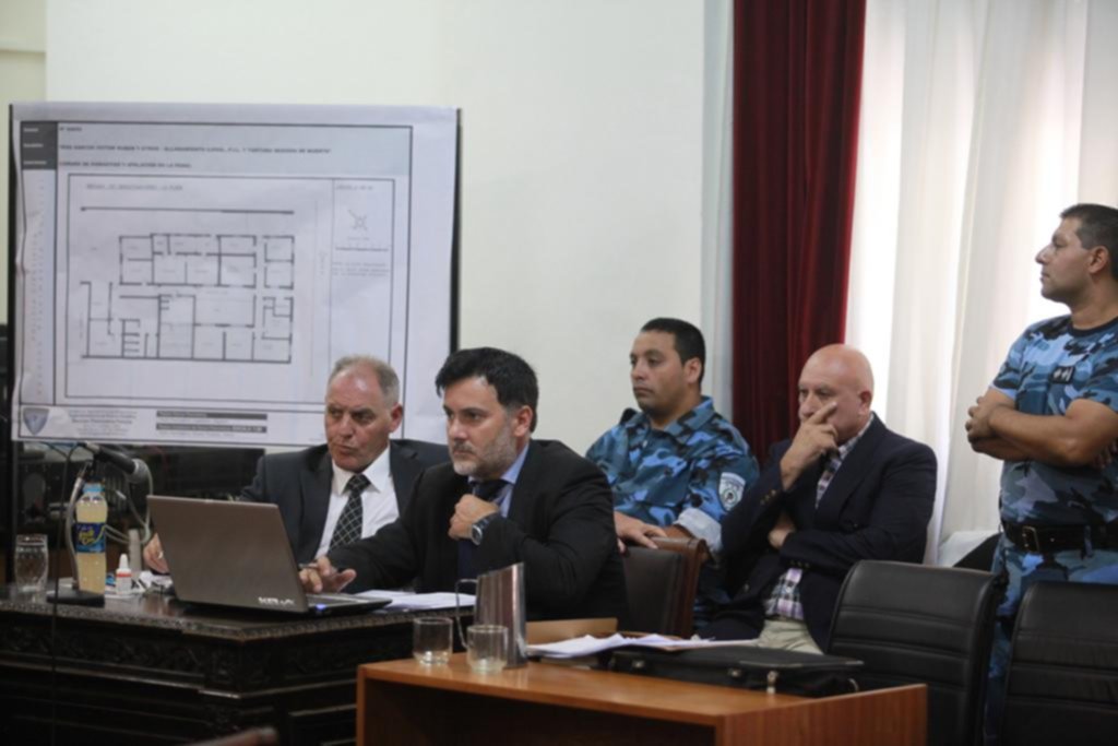 Juicio a un comisario: testigos escucharon gritar a un detenido