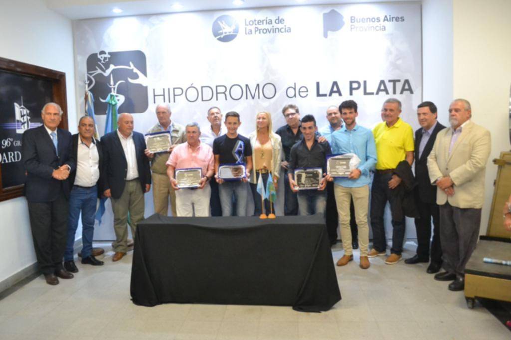 La gente de Sixties Song, homenajeada en La Plata