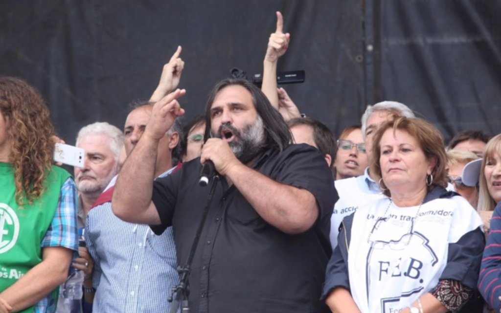 Suteba evalúa otras modalidades de protesta que podrían "excluir los paros o alternarlos"    