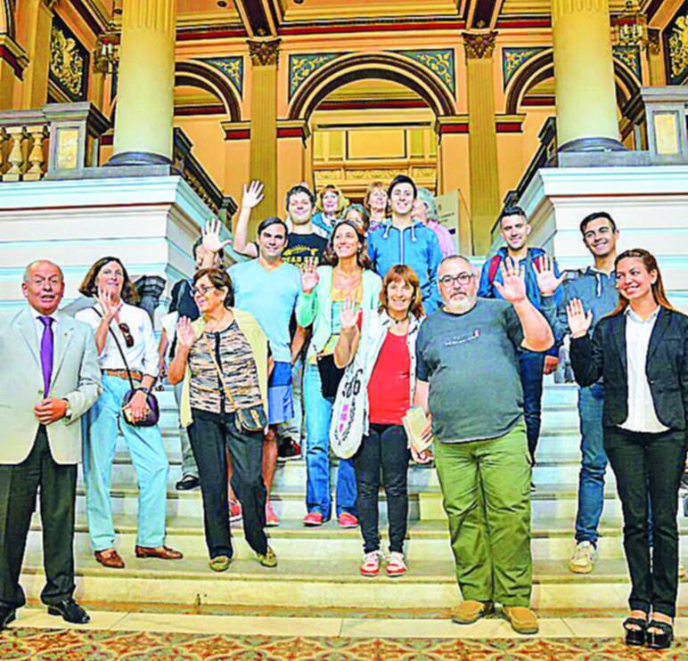 Centenares de visitantes se lanzan a conocer de cerca los monumentos históricos