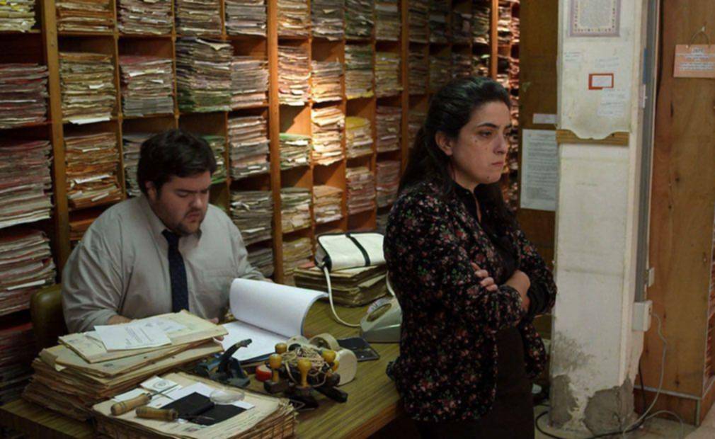 Fernán Mirás debuta detrás de cámara con “El peso de la ley”
