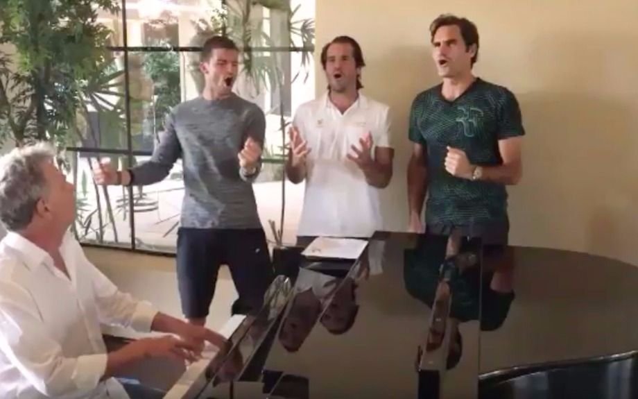 Federer sorprende con su nuevo hobby: canta y piensa formar una banda