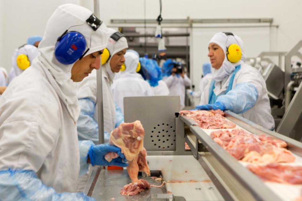 Crece el bloqueo a Brasil por el escándalo de la “carne podrida”