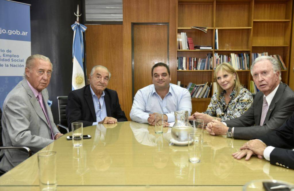 Acuerdan aumento del 20% para empleados de comercios