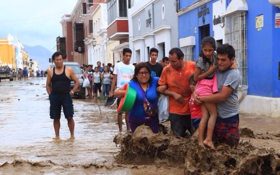 Por las inundaciones, el Papa donó 100.000 dólares a Perú 