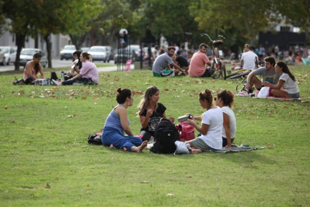 Cierre “primaveral” del fin de semana largo