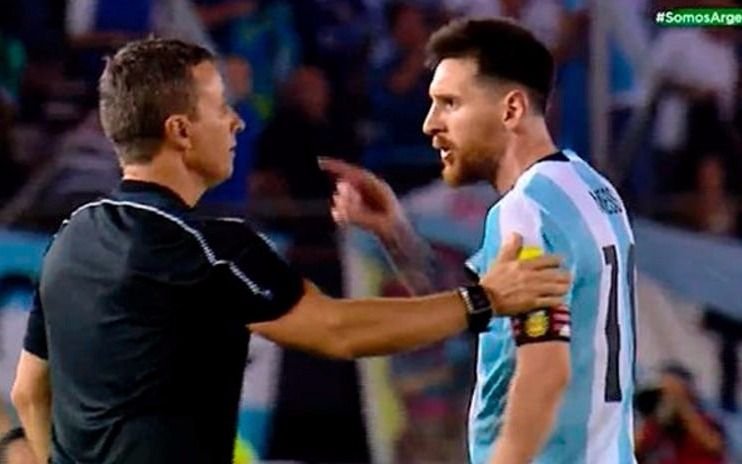 Suspensión de Messi: el árbitro brasileño rompió el silencio