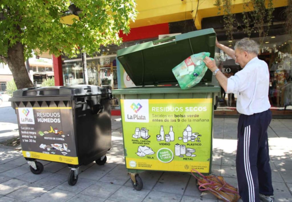 Los contenedores de residuos llegan a la calle Cantilo