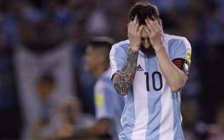 Messi: "niego haber ofendido al árbitro"