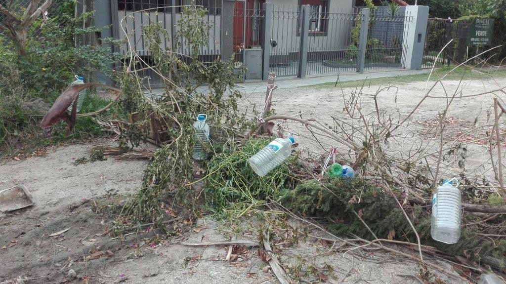 En la periferia las calles no dan más y hay vecinos que financian arreglos