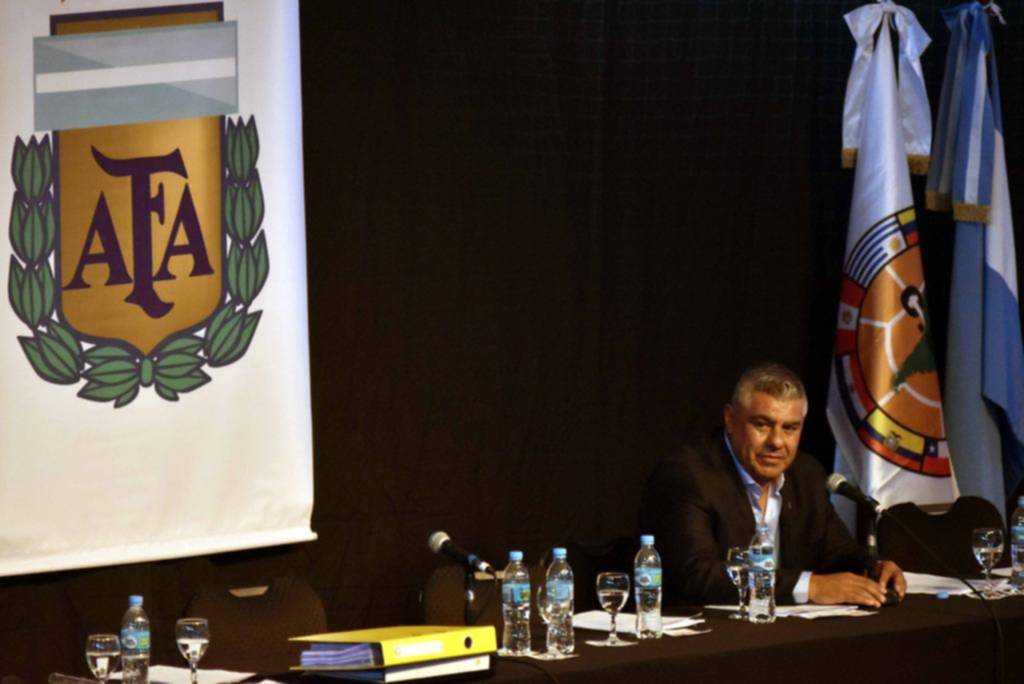 Tapia evalúa cortar el ciclo Bauza